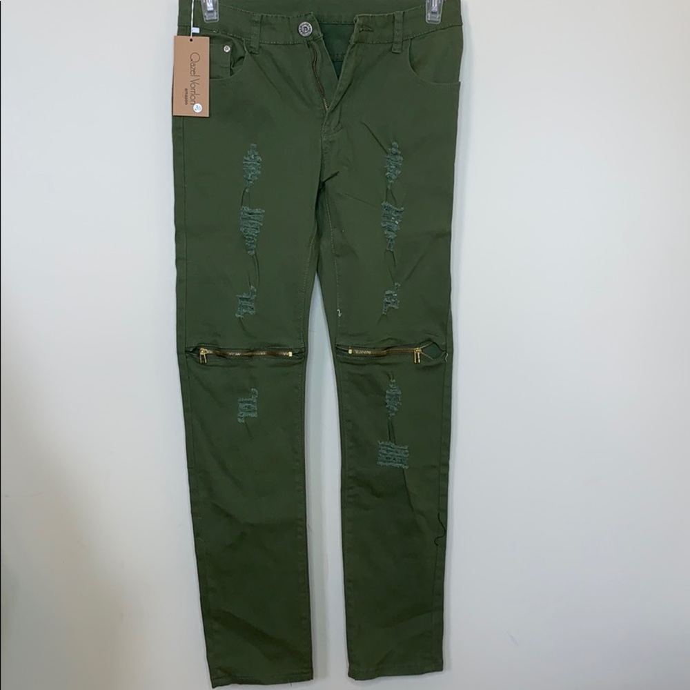 Distressed Jeans with Knee Zipper